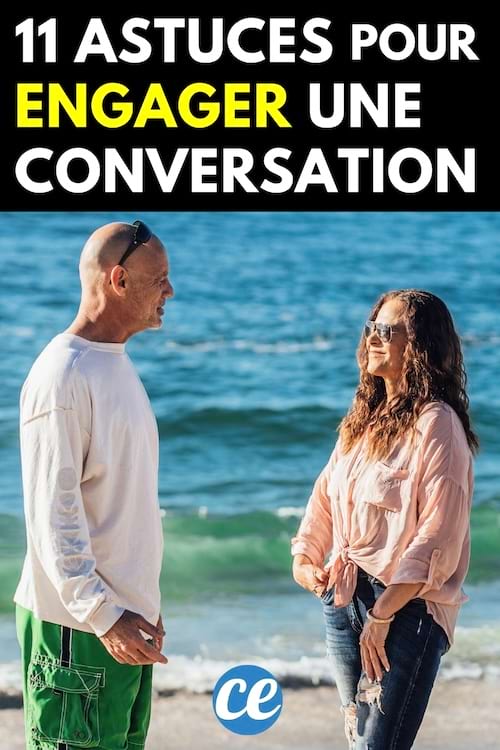Une homme de 60 ans sur la plage qui engage la conversation avec une femme