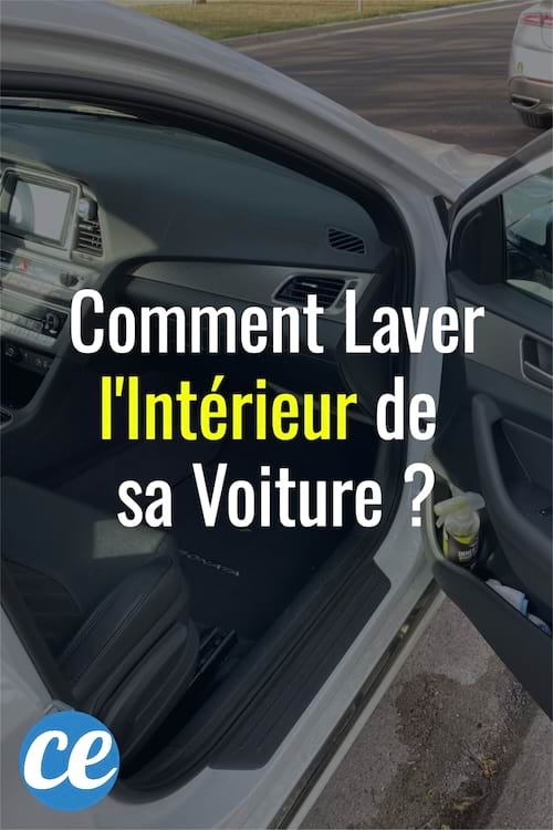 Intérieur d'une voiture avec porte ouverte