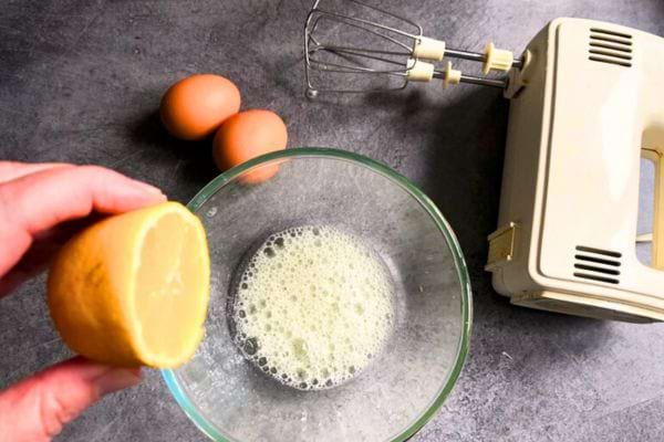 du. jus de citron pour faire monter les blancs en neige
