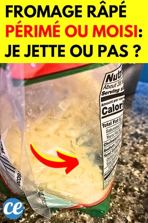 Du fromage râpé moisi dans un sachet qui a dépassé la date de péremption
