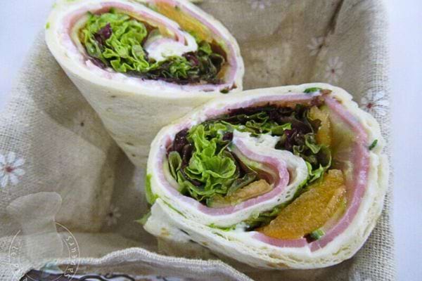 Wrap jambon et melon en spirale.