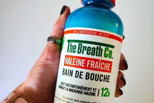 Bouteille de bain de bouche pour haleine fraîche.