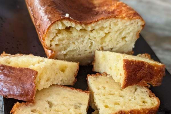 Cake au fromage, tranché.