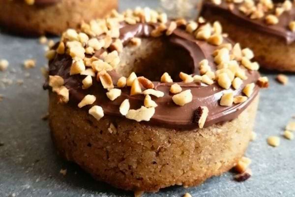 Donuts avec noisettes