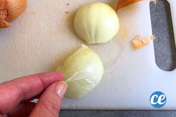 La peau fine de l'oignon pour soigner une ampoule