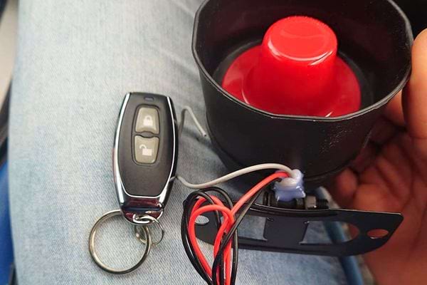 Télécommande d'alarme antivol.