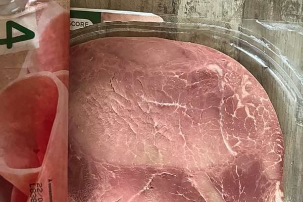 Du jambon blanc ouvert Herta qui est périmé