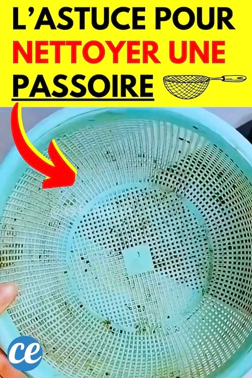 Une passoire avec des trous sales qui va être nettoyée avec du vinaigre blanc