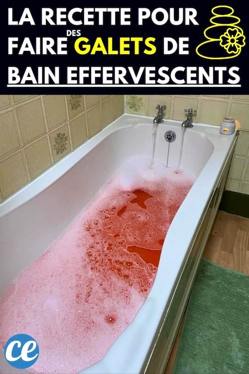 Un bain avec de l'eau rouge à l'intérieur 