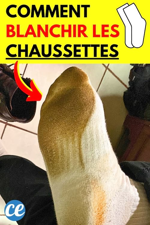 Des chaussettes blanches super sales qui ont besoin d'être nettoyées