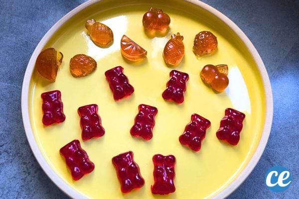 des bonbons faits maison jaunes et rouges