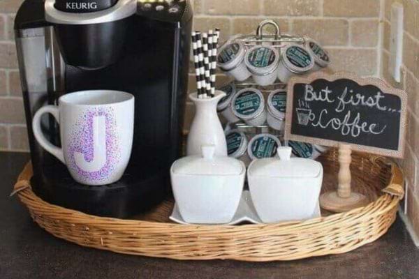 Coin caf&eacute; bien organis&eacute;.