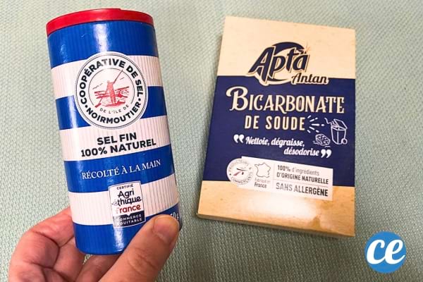 Un paquet de bicarbonate de soude Apta et du sel fin