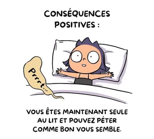 Une femme, maintenant seule au lit, se réjouit de pouvoir péter librement.