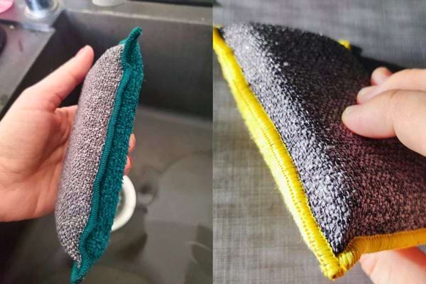 Deux éponges recto verso pour cuisine.