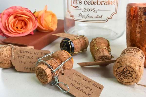 Bouchons avec messages.