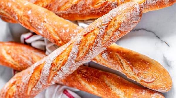 Comment Décongeler du Pain en 5 Min  L'Astuce des Restaurateurs Pour Qu'il Reste Croustillant