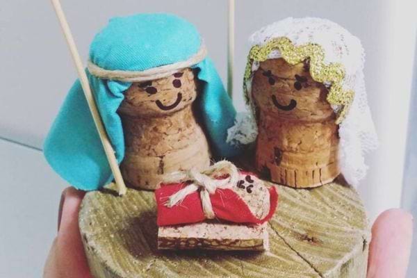 Scène de crèche en bouchons.