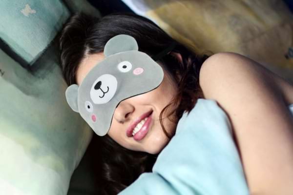 Un masque de sommeil refroidissant