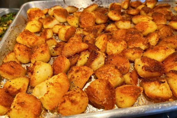 Des pommes de terre rôties épicées.