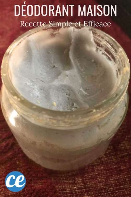 Un pot contenant une sorte de pâte à l'intérieur