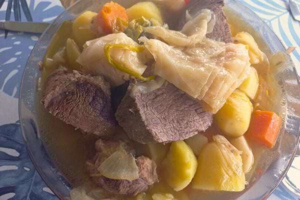 Ragoût de bœuf aux légumes.