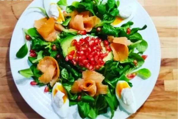 salade de Noël au saumon et avocat