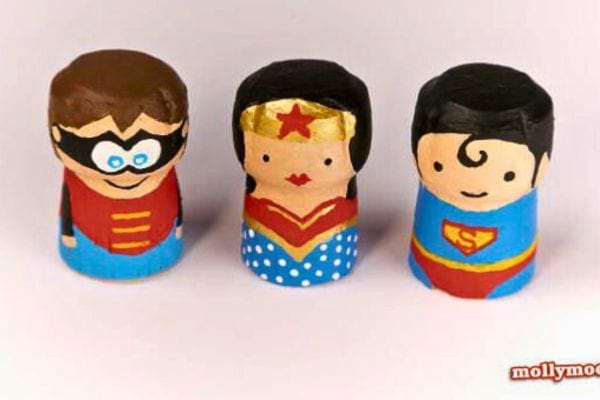 Super-héros en bouchons.