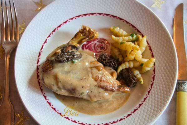 Suprême de volaille aux morilles