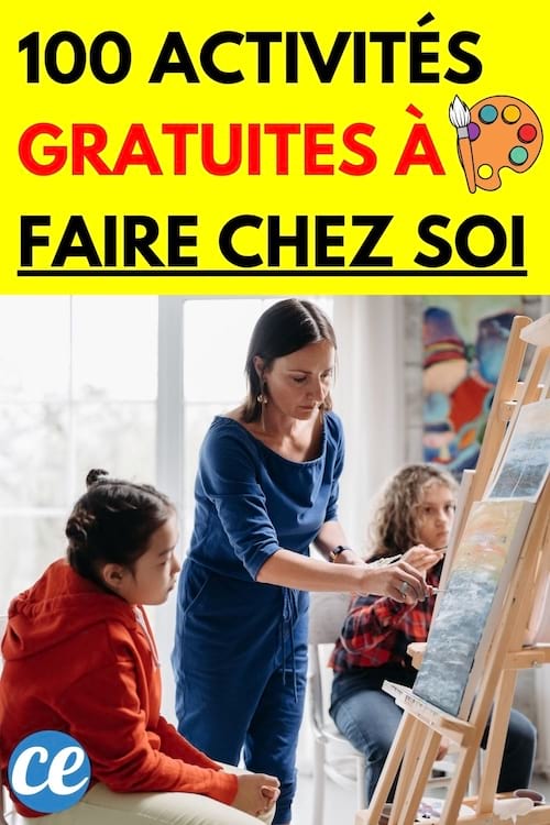 Femme qui fait de la peinture avec deux enfants 