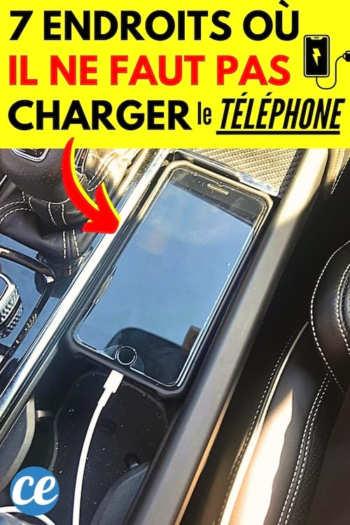 Un téléphone iPhone qui est chargé dans la voiture via USB