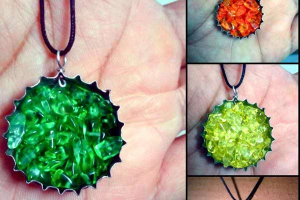 Collier capsules vert