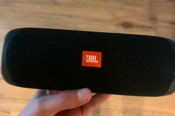 Une enceinte bluetooth pour écouter votre musique préférée quand vous faites le ménage.
