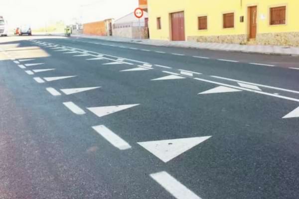 Des dents du dragon pour ralentir les conducteurs