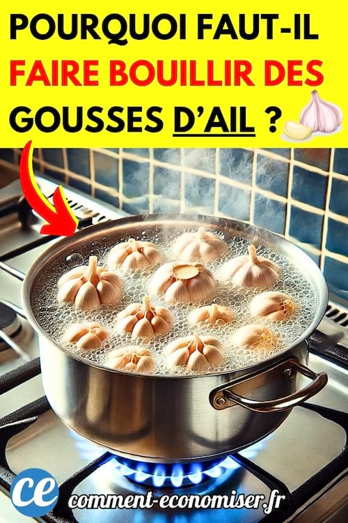Une casserole avec des gousses d'ail qui sont en train de bouillir