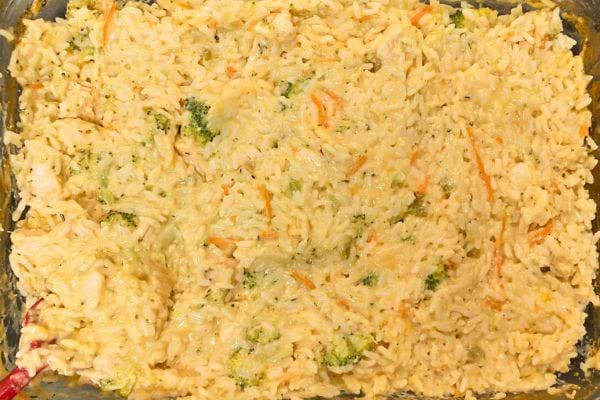 Gratin de riz avec brocoli et fromage.