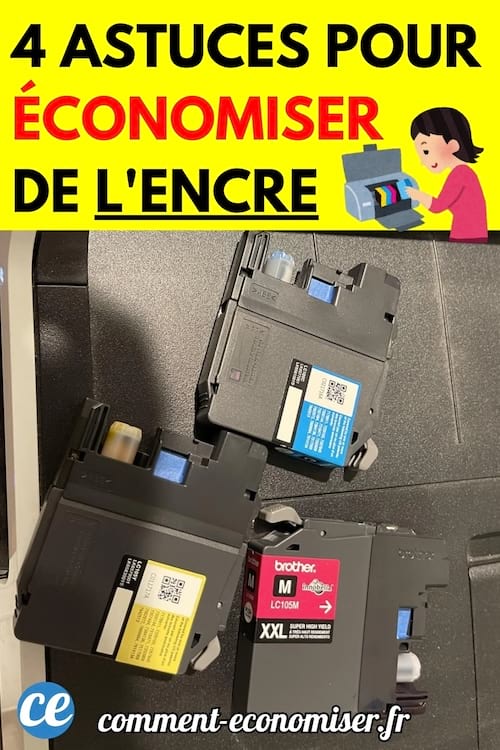 Trois cartouches d'encre pour imprimante de couleur bleu, rose et jaune.