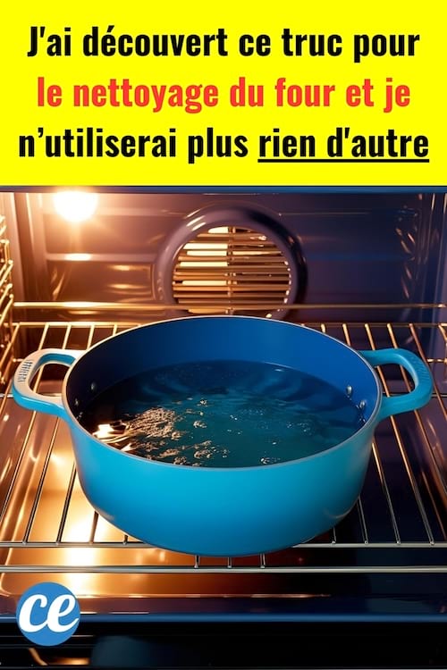Une casserole avec de l'eau pour nettoyer le four