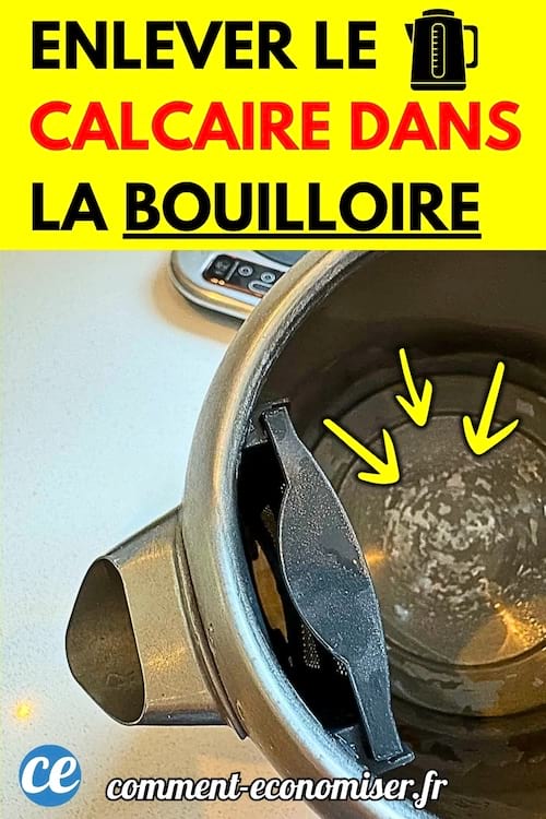 Une bouilloire ouverte avec des dépôts de calcaire visibles au fond.