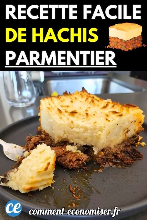 Un plat de hachis parmentier servi dans une assiette noire.