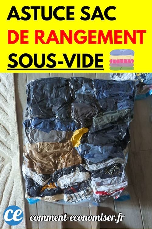 Sac de rangement sous-vide rempli de vêtements compressés, posé sur un sol en bois clair.