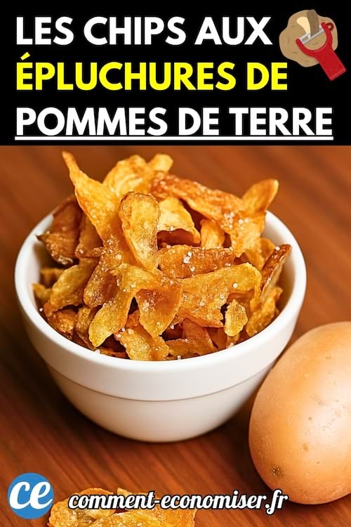 Bol de chips croustillantes faites à partir d’épluchures de pommes de terre, posé sur une table en bois avec une pomme de terre entière à côté.