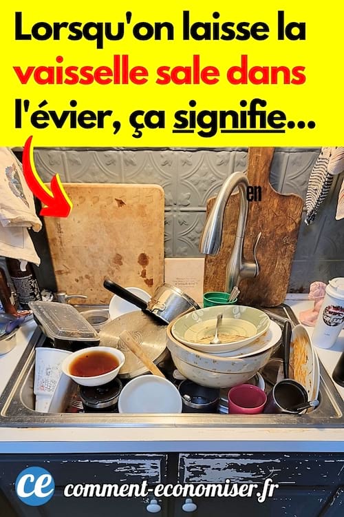 Un &eacute;vier avec plein de vaisselle sale