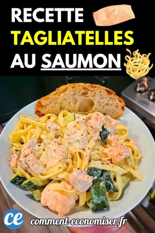 Une assiette de tagliatelles au saumon avec courgettes et crème, accompagnée d’une tranche de pain, illustrant un plat fait maison.