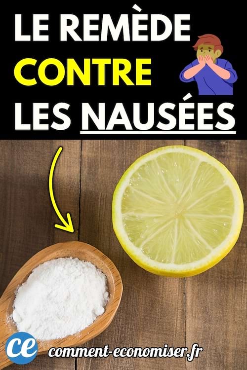 Moitié de citron posée à côté d’une cuillère en bois remplie de poudre blanche, sur une table en bois.