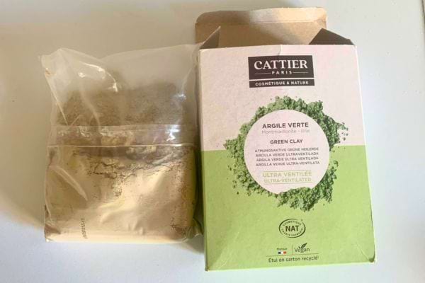 Sachet d’argile verte ultra ventilée de la marque Cattier.
