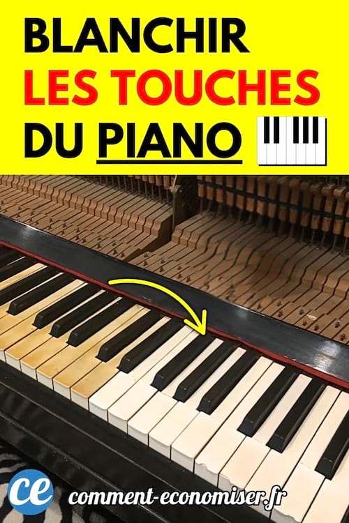 Clavier de piano avec touches blanches jaunies et touches noires.