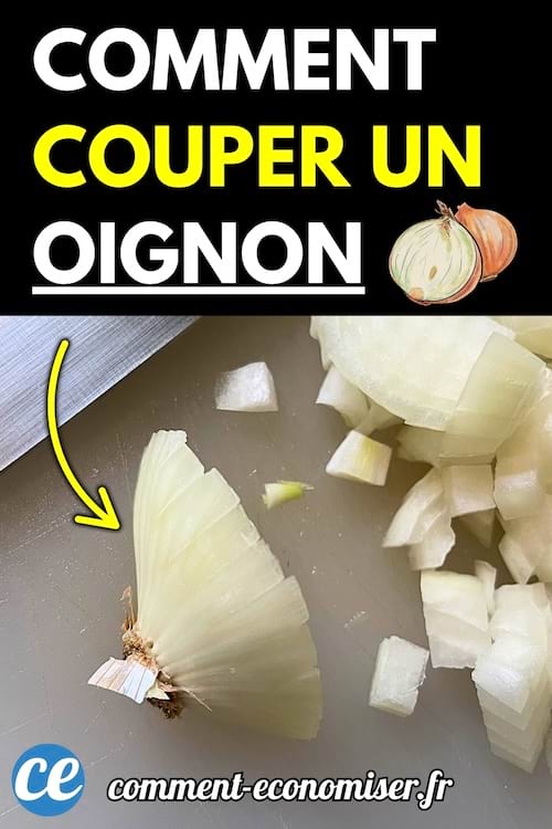 Un oignon partiellement haché sur une planche à découper, avec des cubes d’oignon disposés à côté.