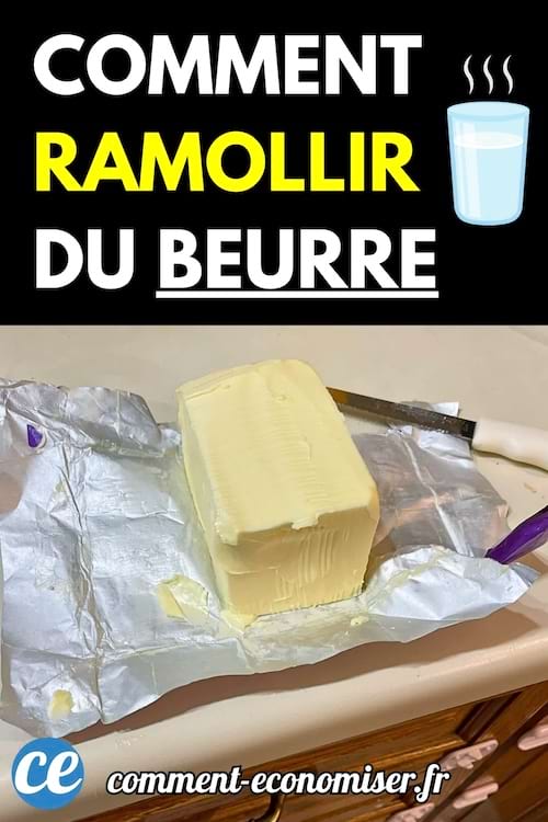 Une plaquette de beurre posée sur du papier aluminium, avec un couteau à côté.