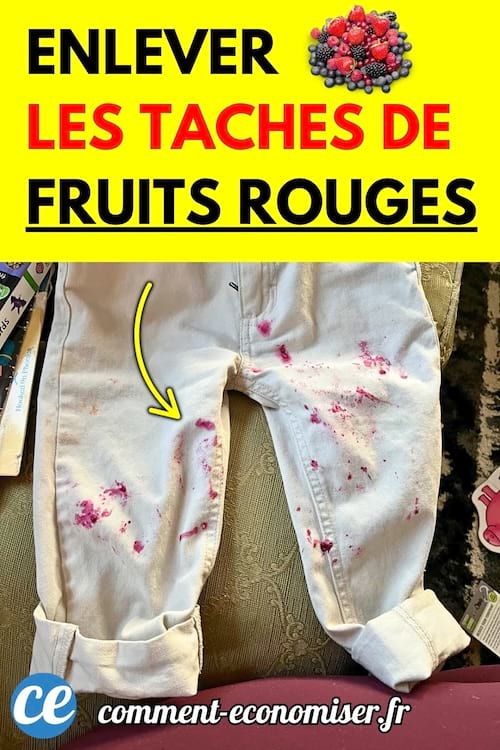 Un pantalon blanc taché de fruits rouges avec plusieurs éclaboussures.